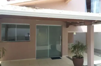 A casa  para venda tem 250 metros quadrados com 3 quartos em Residencial Taquaril - Betim - MG