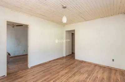 Casa com 3 quartos à venda na rua modesto pereira pinto, 47, cavalhada, porto alegre, 200 m2 por r$ 300.000