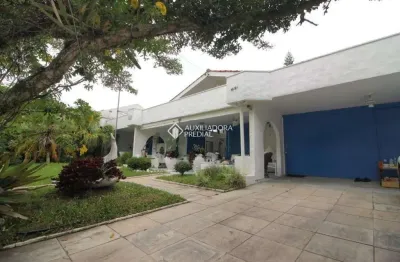 Casa com 5 quartos à venda na rua zabelê, 421, atlântida, xangri-lá, 350 m2 por r$ 1.282.500