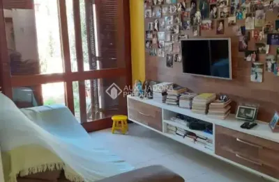 Casa em condomínio fechado com 3 quartos à venda na rua walter porto filho, 100, mário quintana, porto alegre, 162 m2 por r$ 486.000