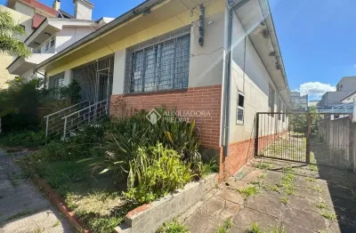 Casa com 6 quartos à venda na rua são francisco, 605, santana, porto alegre, 280 m2 por r$ 1.199.000