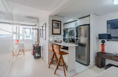 Apartamento com 1 quarto à venda na avenida loureiro da silva, 1710, cidade baixa, porto alegre, 42 m2 por r$ 360.000