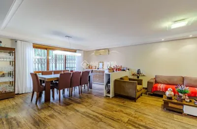 Casa em condomínio fechado com 4 quartos à venda na travessa pedra redonda, 450, jardim isabel, porto alegre, 340 m2 por r$ 1.175.000