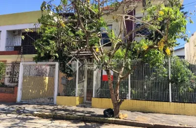 Casa em condomínio fechado com 4 quartos à venda na rua afonso pena, 159, azenha, porto alegre, 236 m2 por r$ 1.200.000
