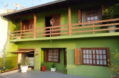 Casa com 3 quartos à venda na rua brasil camoreto gall, 245, santa teresa, são leopoldo, 233 m2 por r$ 692.000