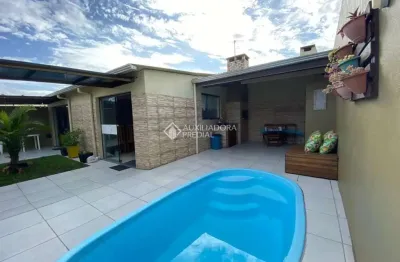 Casa com 4 quartos à venda na josue guimarães, 208, mariluz (distrito), imbé, 111 m2 por r$ 490.000