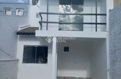 Casa com 2 quartos à venda na Rua Ângelo Bianchi, 258, Fazenda São Borja, São Leopoldo, 65 m2 por R$ 220.000