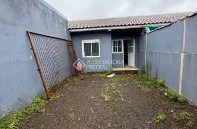 Casa com 2 quartos à venda na Rua Tibúrcio Oliveira, 316, Novo Mundo, Gravataí, 40 m2 por R$ 200.000