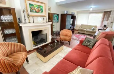 Casa em condomínio fechado com 4 quartos à venda na rua lavradio, 135, petrópolis, porto alegre, 391 m2 por r$ 1.950.000