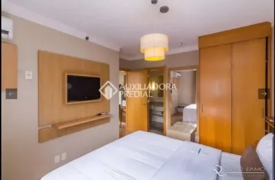 Flat com 1 quarto à venda na rua miguel tostes, 30, rio branco, porto alegre, 36 m2 por r$ 372.000