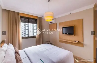 Flat com 1 quarto à venda na rua miguel tostes, 30, rio branco, porto alegre, 37 m2 por r$ 372.000