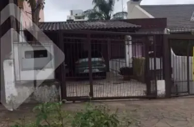 Casa em condomínio fechado com 3 quartos à venda na rua araponga, 109, chácara das pedras, porto alegre, 169 m2 por r$ 760.000