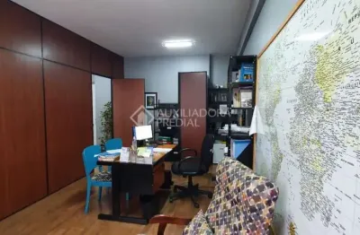Sala comercial à venda na avenida protásio alves, 3504, petrópolis, porto alegre, 37 m2 por r$ 150.000