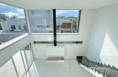 Casa em condomínio fechado com 4 quartos à venda na estrada das três meninas, 2000, vila nova, porto alegre, 250 m2 por r$ 1.900.000