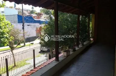 Casa com 3 quartos à venda na rua dário totta, 210, teresópolis, porto alegre, 216 m2 por r$ 599.000