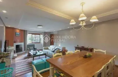 Casa com 3 quartos à venda na rua villa lobos, 75, ipanema, porto alegre, 246 m2 por r$ 824.000