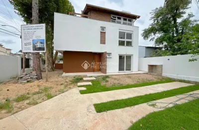 Casa com 3 quartos à venda na rua dos guenoas, 1200, guarujá, porto alegre, 265 m2 por r$ 600.000
