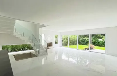 Casa em condomínio fechado com 3 quartos à venda na rua doutor ney de castilhos ferreira, 300, pedra redonda, porto alegre, 276 m2 por r$ 2.045.900