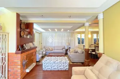 Casa com 5 quartos à venda na rua dona lida monteiro, 80, teresópolis, porto alegre, 445 m2 por r$ 1.500.000