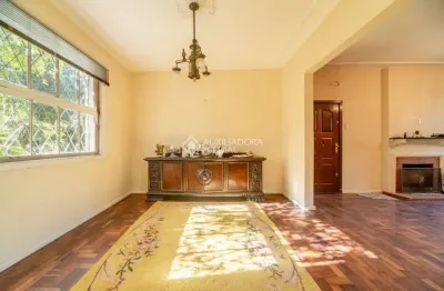 Casa com 4 quartos à venda na rua guaraum, 112, vila assunção, porto alegre, 257 m2 por r$ 1.050.000