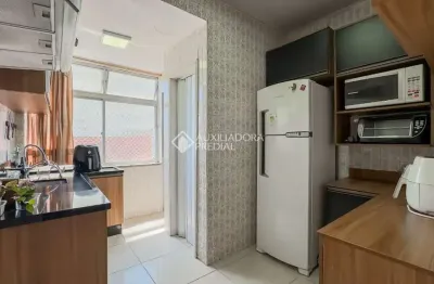 Apartamento com 3 quartos à venda na rua comendador azevedo, 464, floresta, porto alegre, 76 m2 por r$ 325.000