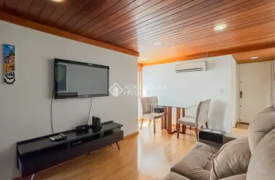 Apartamento com 3 quartos à venda na Rua Comendador Azevedo, 464, Floresta, Porto Alegre, 76 m2 por R$ 325.000