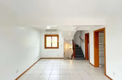 Casa em condomínio fechado com 3 quartos à venda na rua upamaroti, 987, cristal, porto alegre, 188 m2 por r$ 583.000