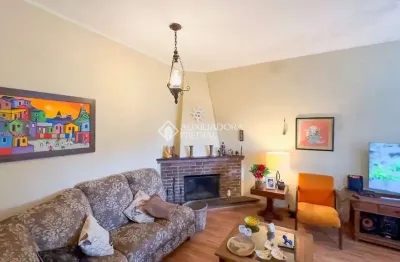 Casa com 3 quartos à venda na rua doutor egydio michaelsen, 374, cavalhada, porto alegre, 148 m2 por r$ 530.000