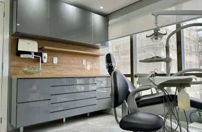 Sala comercial à venda na avenida lageado, 1212, petrópolis, porto alegre, 35 m2 por r$ 580.000