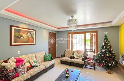 Casa com 4 quartos à venda na rua joão palma da silva, 70, espírito santo, porto alegre, 202 m2 por r$ 725.000