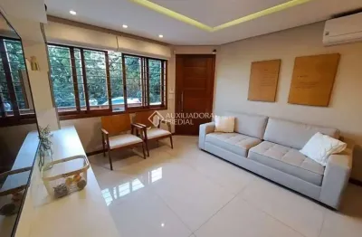 Casa em condomínio fechado com 3 quartos à venda na rua alcebíades antônio dos santos, 625, nonoai, porto alegre, 181 m2 por r$ 850.000