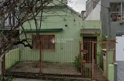Casa com 3 quartos à venda na rua miguel tostes, 662, rio branco, porto alegre, 110 m2 por r$ 814.000
