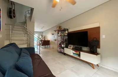 Casa em condomínio fechado com 4 quartos à venda na rua doutor sérgio de figueiredo, 278, guarujá, porto alegre, 118 m2 por r$ 439.000