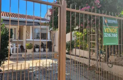 Casa em condomínio fechado com 2 quartos à venda na rua carlos maximiliano fayet, 1072, hípica, porto alegre, 42 m2 por r$ 300.000
