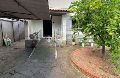 Casa com 3 quartos à venda na rua doutor campos velho, 1656, cristal, porto alegre, 90 m2 por r$ 600.000