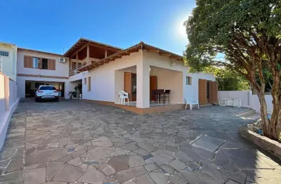 Casa com 4 quartos à venda na rua atílio supertti, 623, vila nova, porto alegre, 400 m2 por r$ 970.001