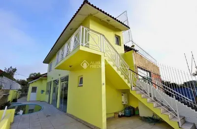 Casa com 2 quartos à venda na avenida nonoai, 108, nonoai, porto alegre, 280 m2 por r$ 850.000