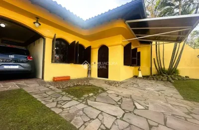 Casa com 3 quartos à venda na rua dos guenoas, 1099, guarujá, porto alegre, 165 m2 por r$ 650.000