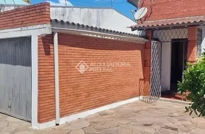 Casa com 3 quartos à venda na rua chico pedro, 695, camaquã, porto alegre, 70 m2 por r$ 420.000