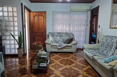 Casa com 5 quartos à venda na rua pasteur, 385, ipanema, porto alegre, 273 m2 por r$ 1.100.000