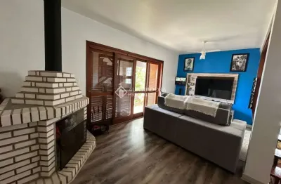 Casa com 3 quartos à venda na chico xavier, 110, ponta grossa, porto alegre, 237 m2 por r$ 478.000