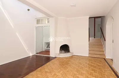 Casa com 4 quartos à venda na rua doutor prudente de moraes, 320, chácara das pedras, porto alegre, 300 m2 por r$ 1.500.000