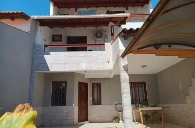 Casa com 2 quartos à venda na rua jacipuia, 97, guarujá, porto alegre, 184 m2 por r$ 535.000