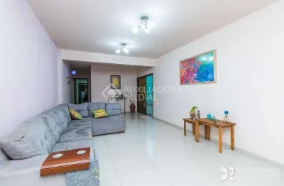 Casa em condomínio fechado com 3 quartos à venda na rua landel de moura, 2176, tristeza, porto alegre, 383 m2 por r$ 750.000