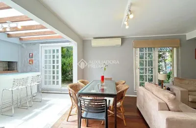 Casa em condomínio fechado com 3 quartos à venda na rua doutor armando barbedo, 832, tristeza, porto alegre, 162 m2 por r$ 709.000
