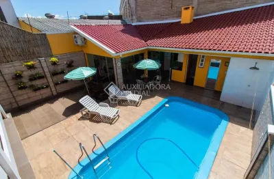 Casa em condomínio fechado com 4 quartos à venda na rua paulo derly strehl, 30, espírito santo, porto alegre, 284 m2 por r$ 2.849.000