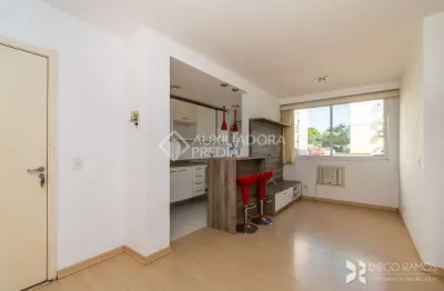 Apartamento com 2 quartos à venda na rua coronel massot, 1229, camaquã, porto alegre, 45 m2 por r$ 250.000