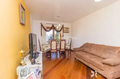 Casa com 3 quartos à venda na rua liberal, 1025, tristeza, porto alegre, 280 m2 por r$ 650.000