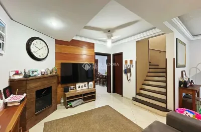 Casa com 3 quartos à venda na rua doutor barcelos, 2312, tristeza, porto alegre, 152 m2 por r$ 750.000