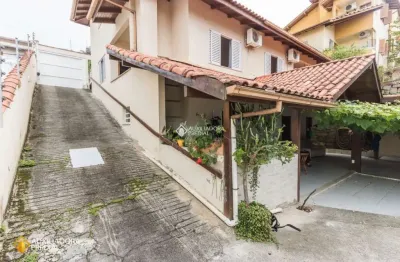 Casa com 5 quartos à venda na rua gonçalves ledo, 222, trindade, florianópolis, 235 m2 por r$ 1.840.000